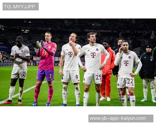 穆勒回归拜仁主场观看比赛坐赫内斯专属座位引发球迷热议